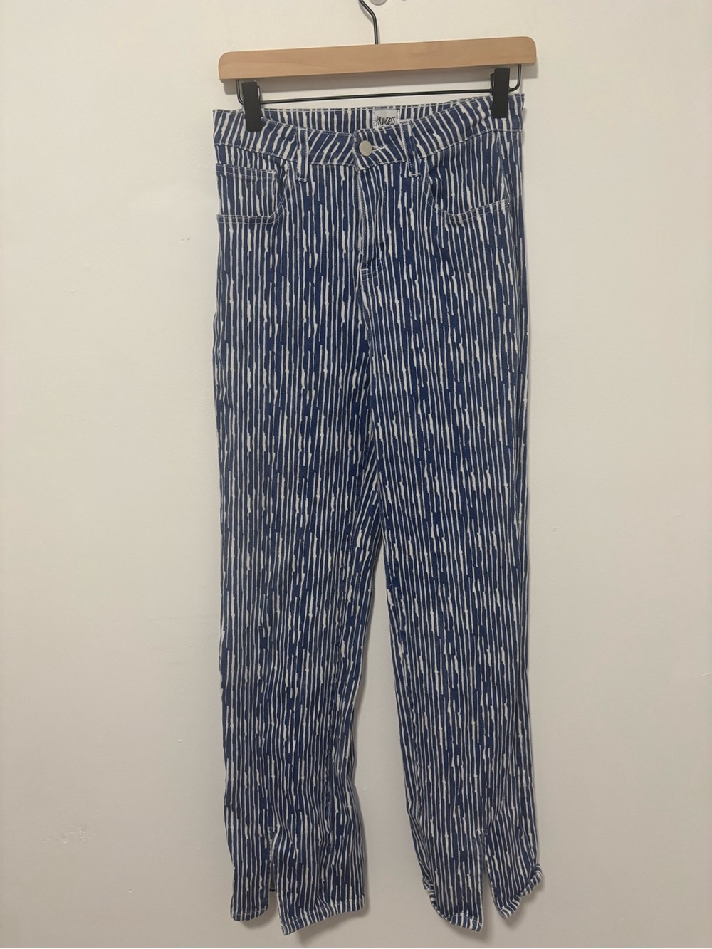 Princess Polly high waisted patterned blue jeans